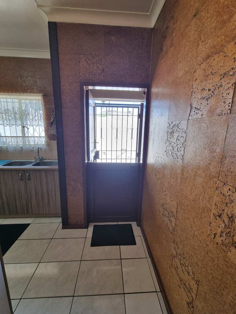 3 Bedroom Property for Sale in Roseacres Gauteng