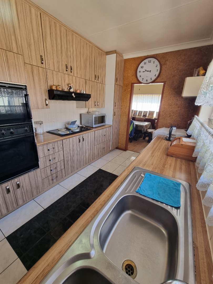 3 Bedroom Property for Sale in Roseacres Gauteng