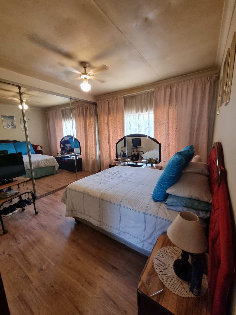 3 Bedroom Property for Sale in Roseacres Gauteng