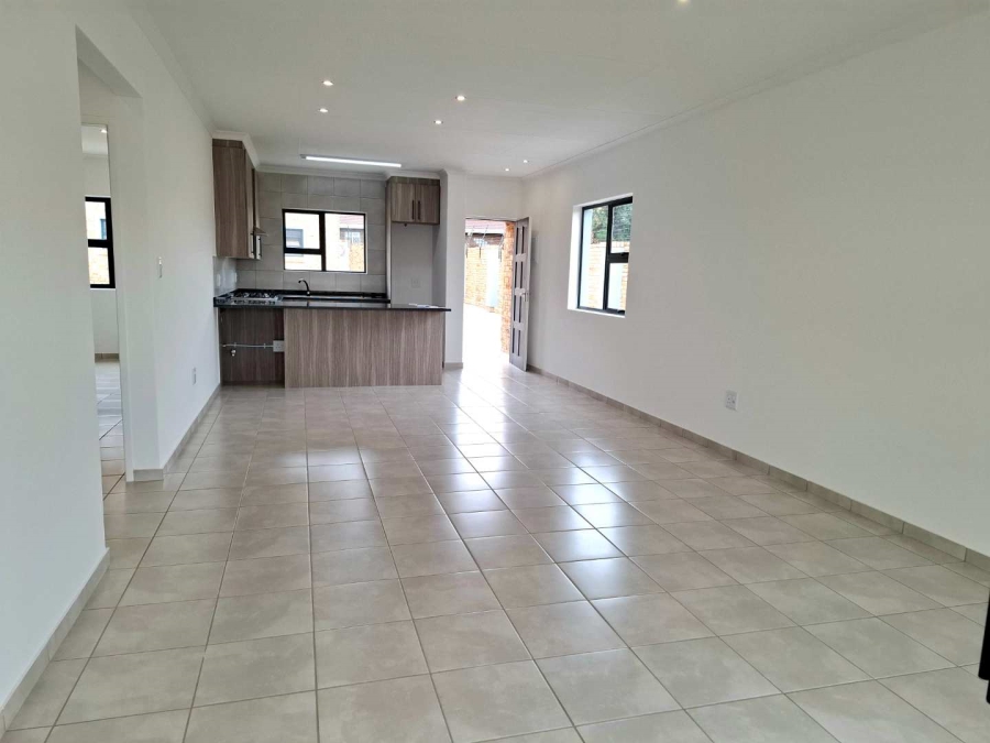 2 Bedroom Property for Sale in Brackendowns Gauteng