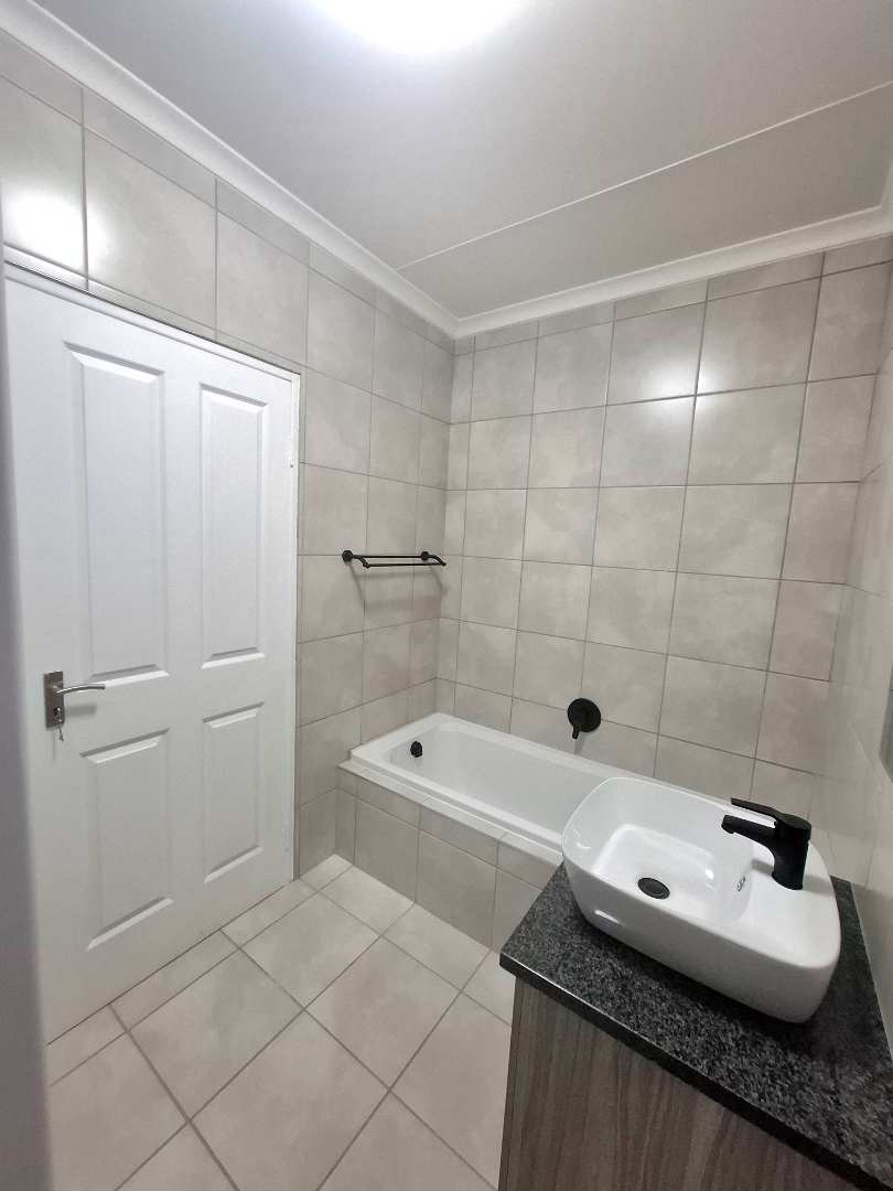 2 Bedroom Property for Sale in Brackendowns Gauteng