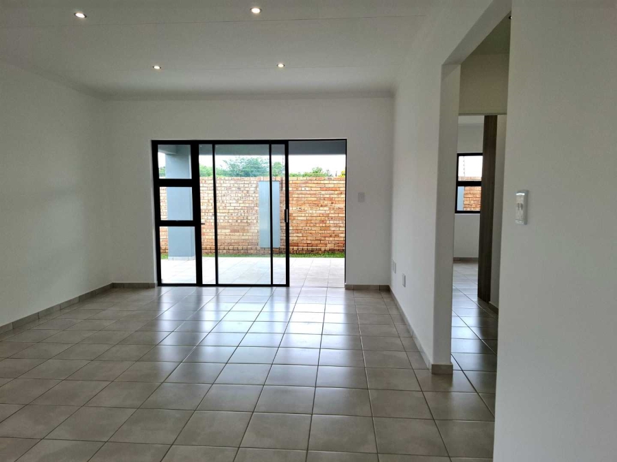 2 Bedroom Property for Sale in Brackendowns Gauteng