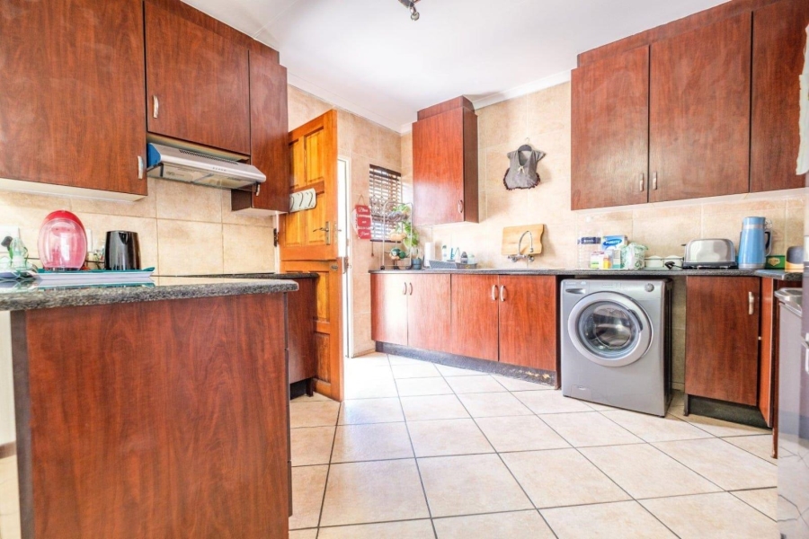 2 Bedroom Property for Sale in Southdowns Gauteng