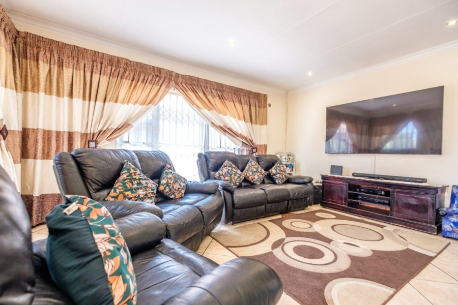 2 Bedroom Property for Sale in Southdowns Gauteng