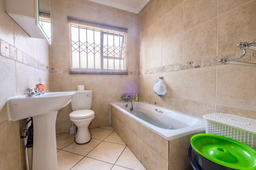 2 Bedroom Property for Sale in Southdowns Gauteng