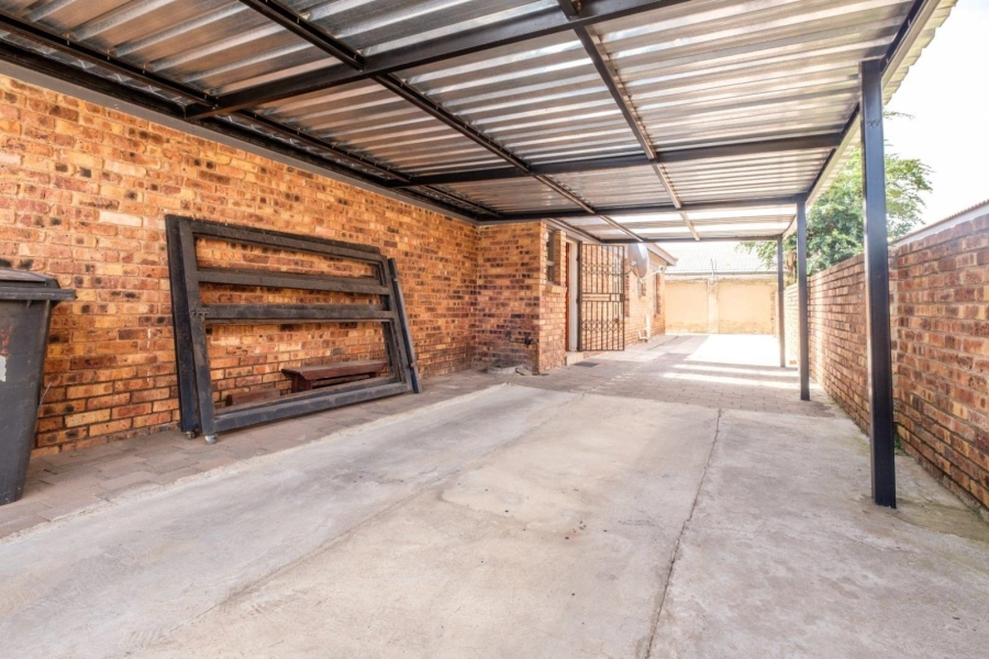 2 Bedroom Property for Sale in Southdowns Gauteng