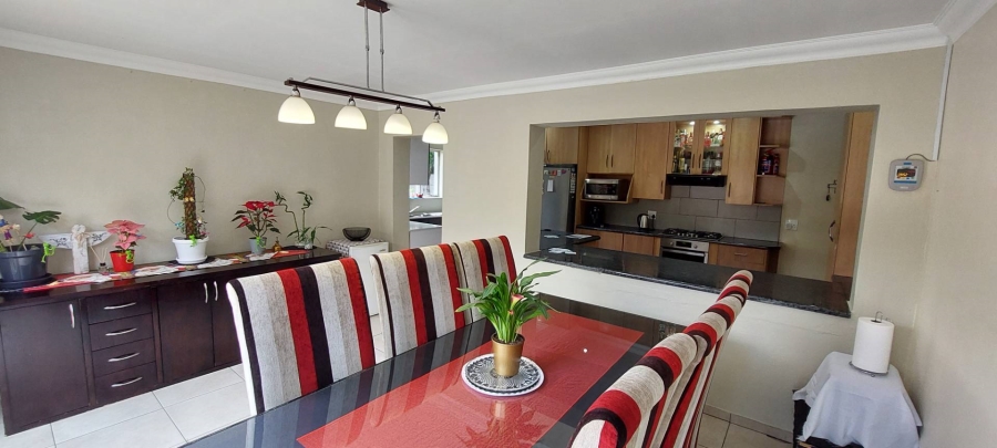 4 Bedroom Property for Sale in General Albertspark Gauteng