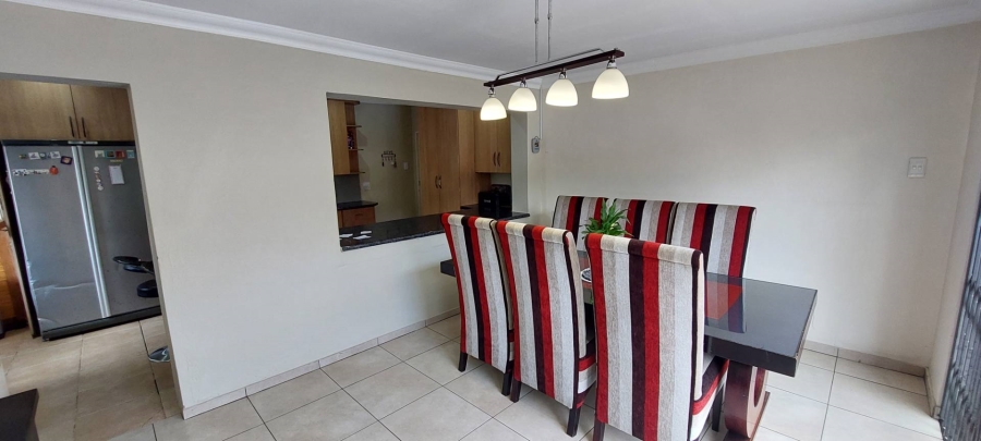 4 Bedroom Property for Sale in General Albertspark Gauteng