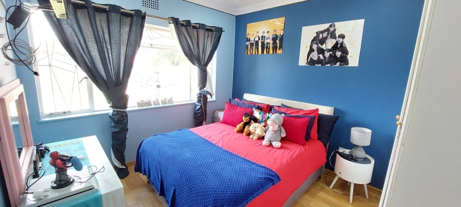 4 Bedroom Property for Sale in General Albertspark Gauteng