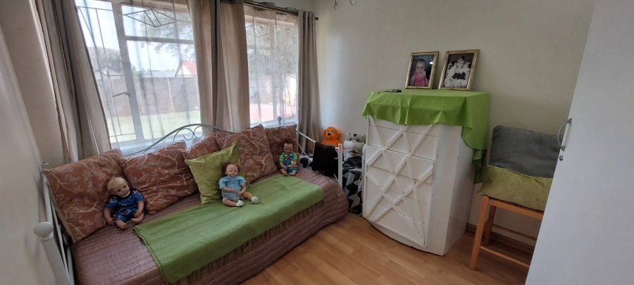 4 Bedroom Property for Sale in General Albertspark Gauteng