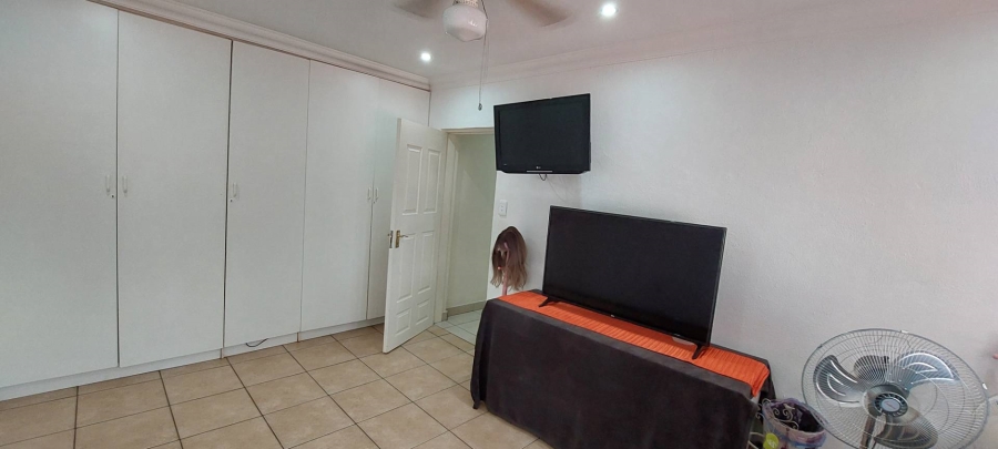 4 Bedroom Property for Sale in General Albertspark Gauteng