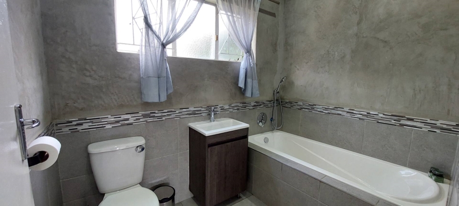 4 Bedroom Property for Sale in General Albertspark Gauteng