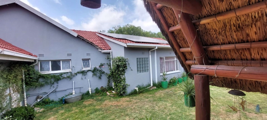 4 Bedroom Property for Sale in General Albertspark Gauteng