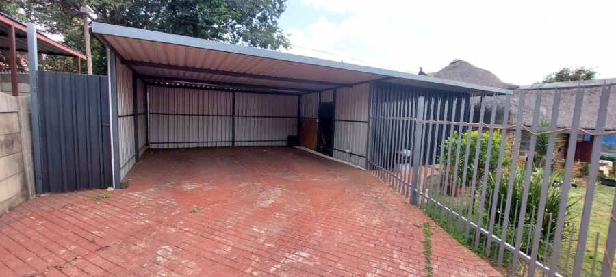 4 Bedroom Property for Sale in General Albertspark Gauteng