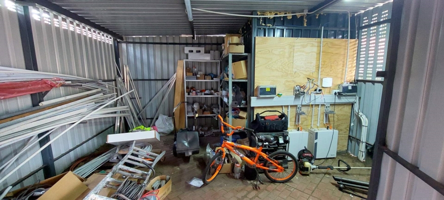 4 Bedroom Property for Sale in General Albertspark Gauteng