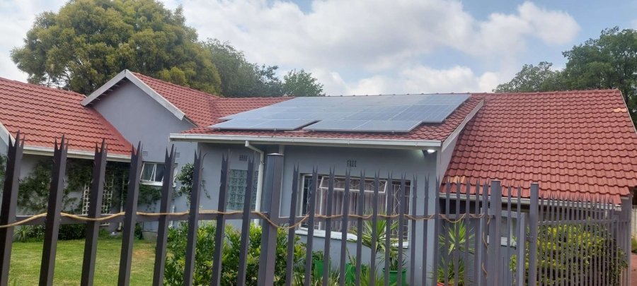 4 Bedroom Property for Sale in General Albertspark Gauteng