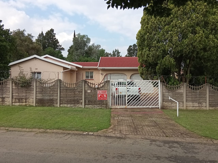 3 Bedroom Property for Sale in Brackendowns Gauteng