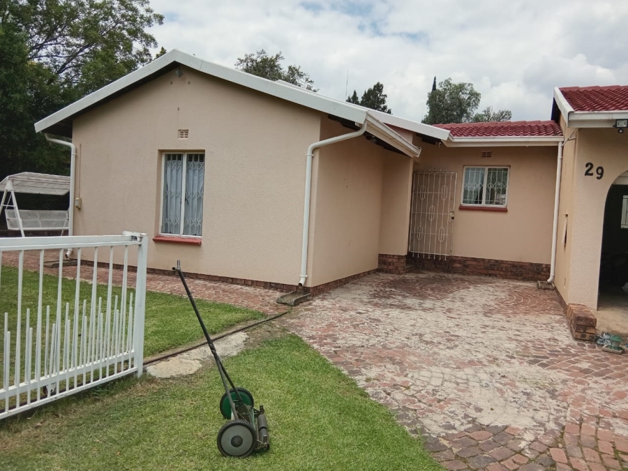 3 Bedroom Property for Sale in Brackendowns Gauteng