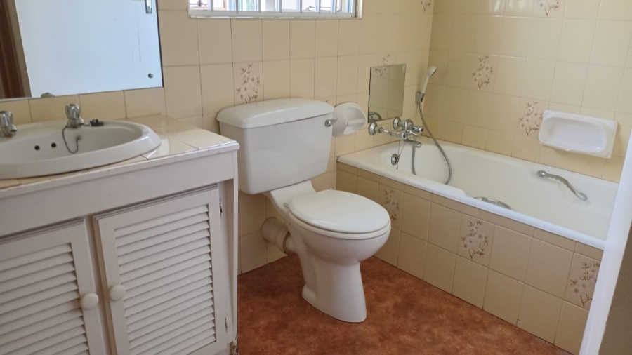 3 Bedroom Property for Sale in Brackendowns Gauteng