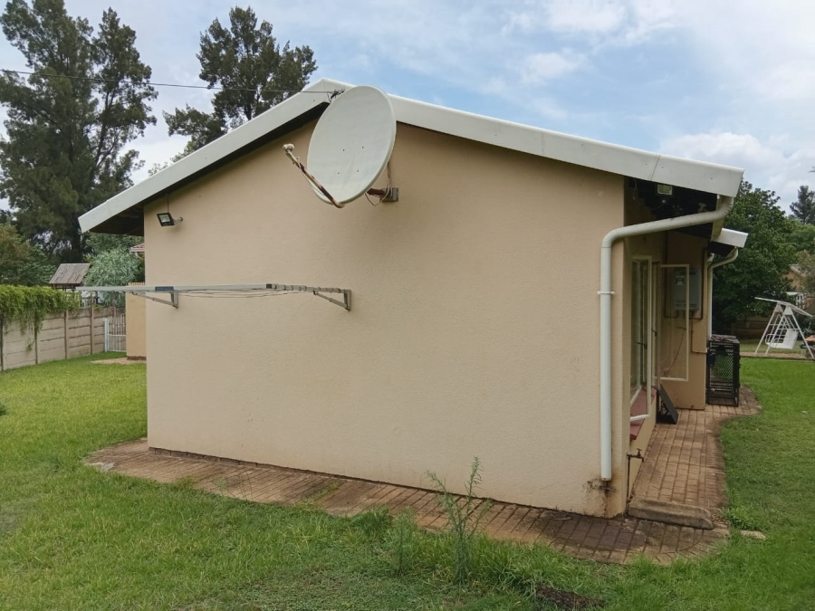 3 Bedroom Property for Sale in Brackendowns Gauteng