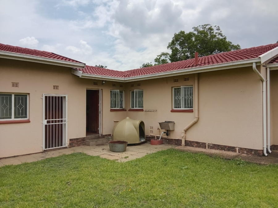 3 Bedroom Property for Sale in Brackendowns Gauteng