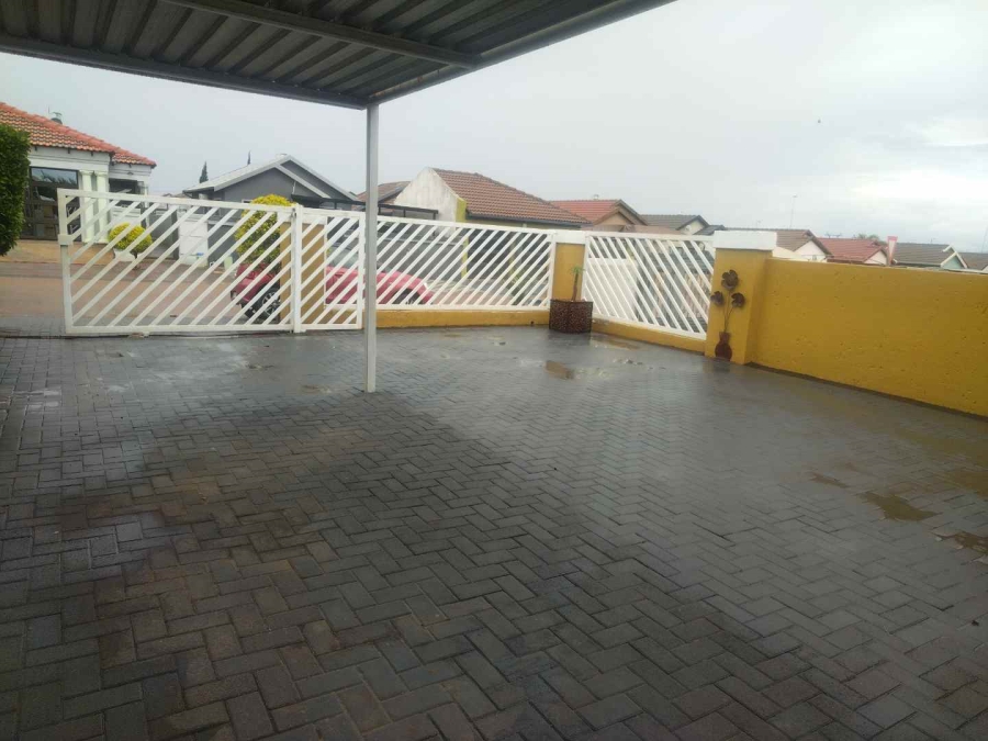 2 Bedroom Property for Sale in Soshanguve VV Gauteng