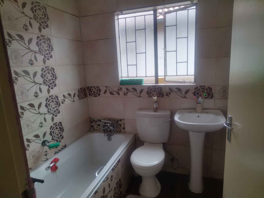 2 Bedroom Property for Sale in Soshanguve VV Gauteng