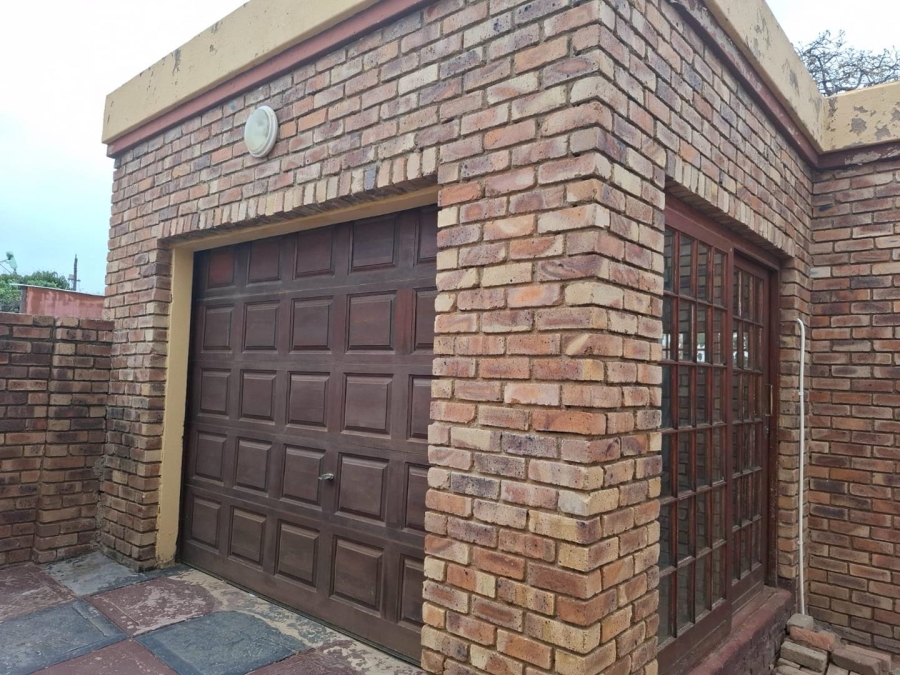 3 Bedroom Property for Sale in Soshanguve GG Gauteng
