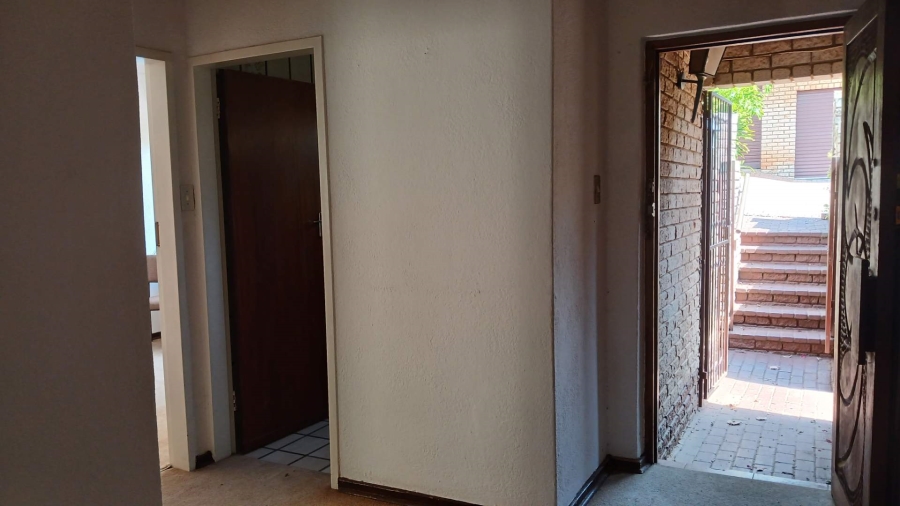 To Let 3 Bedroom Property for Rent in Constantia Kloof Gauteng