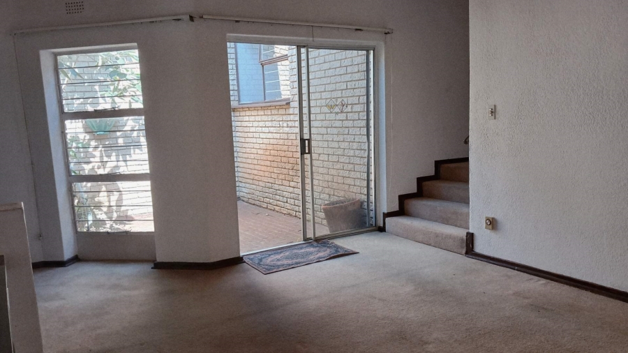 To Let 3 Bedroom Property for Rent in Constantia Kloof Gauteng