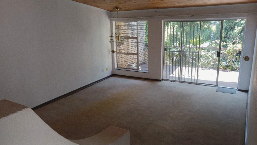 To Let 3 Bedroom Property for Rent in Constantia Kloof Gauteng