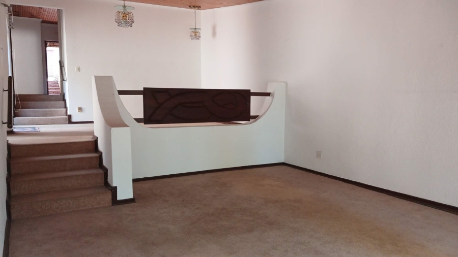 To Let 3 Bedroom Property for Rent in Constantia Kloof Gauteng