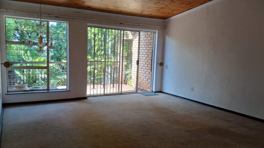 To Let 3 Bedroom Property for Rent in Constantia Kloof Gauteng