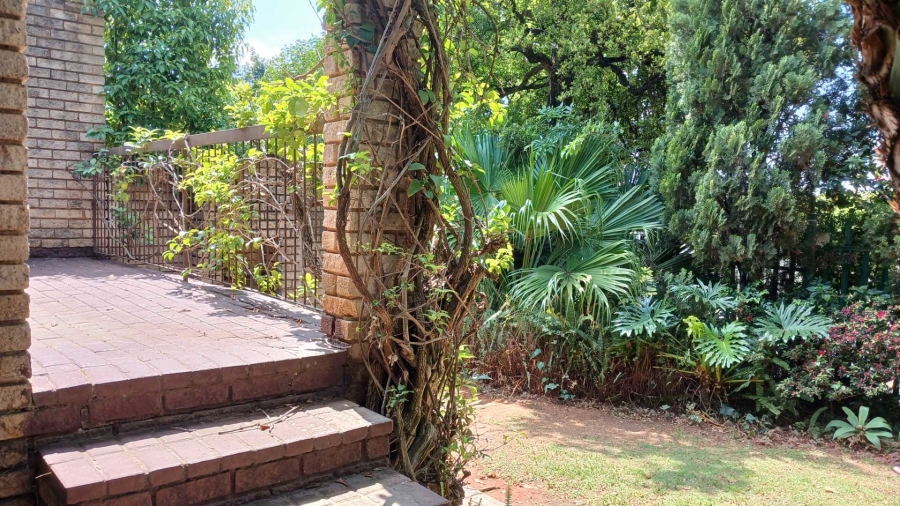 To Let 3 Bedroom Property for Rent in Constantia Kloof Gauteng