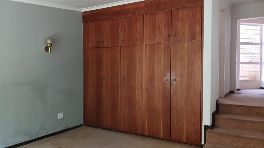 To Let 3 Bedroom Property for Rent in Constantia Kloof Gauteng