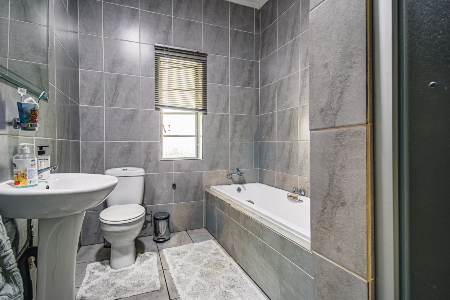 3 Bedroom Property for Sale in Dalview Gauteng