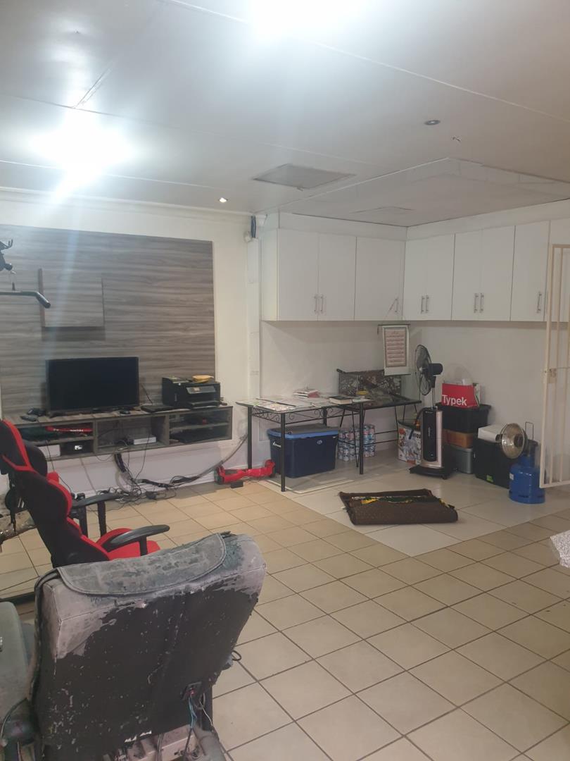 3 Bedroom Property for Sale in Dewald Hattingh Park Gauteng