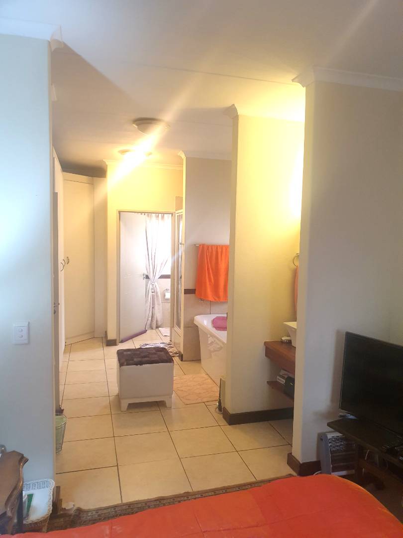 2 Bedroom Property for Sale in Beverley Gauteng