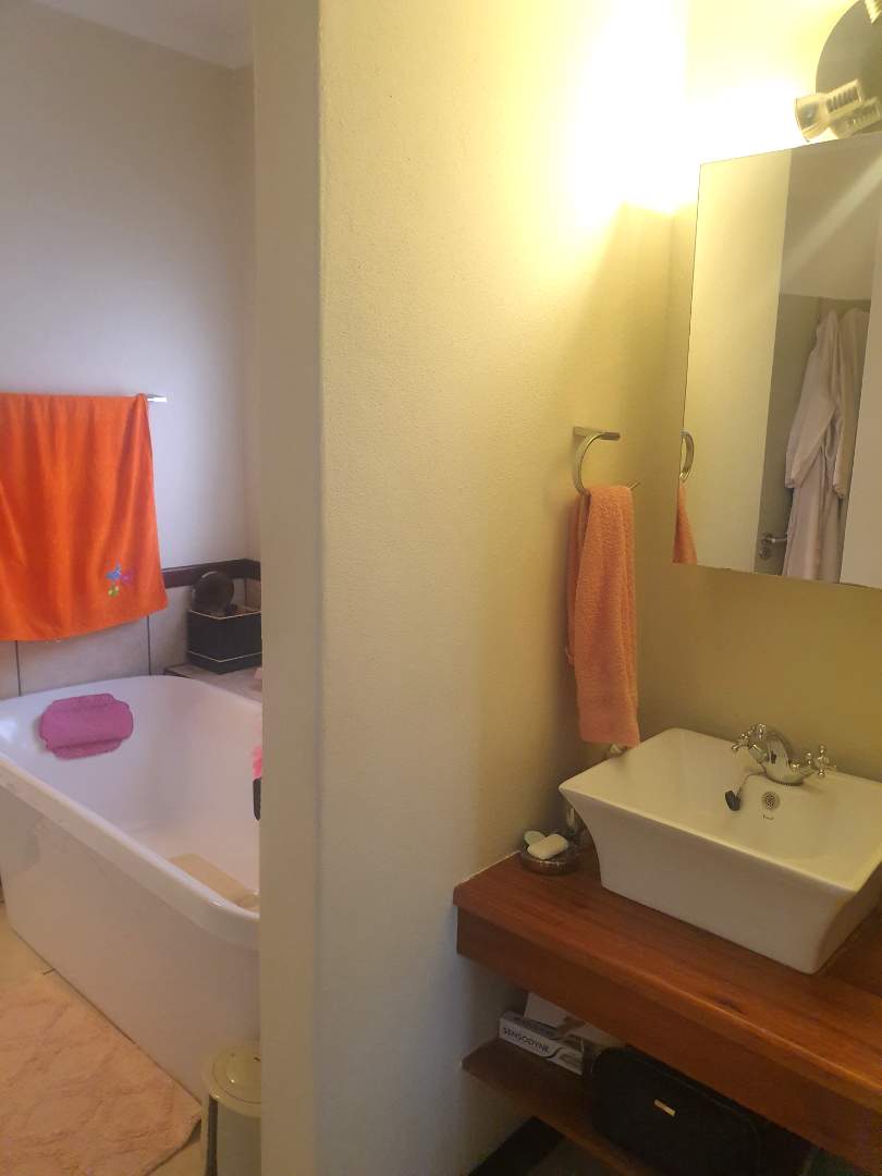 2 Bedroom Property for Sale in Beverley Gauteng