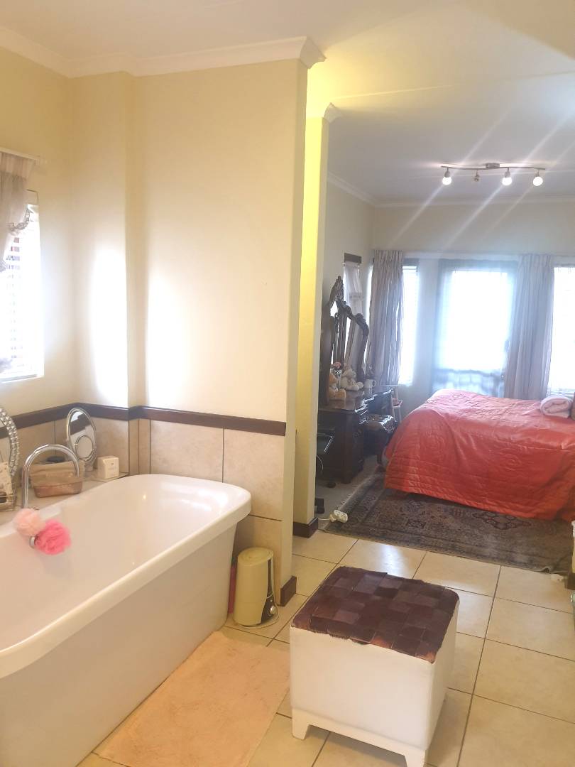2 Bedroom Property for Sale in Beverley Gauteng