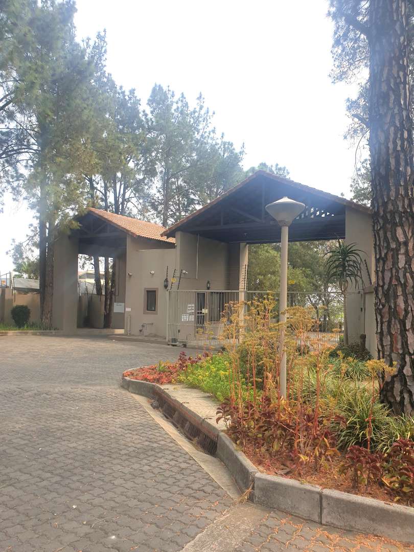 2 Bedroom Property for Sale in Beverley Gauteng