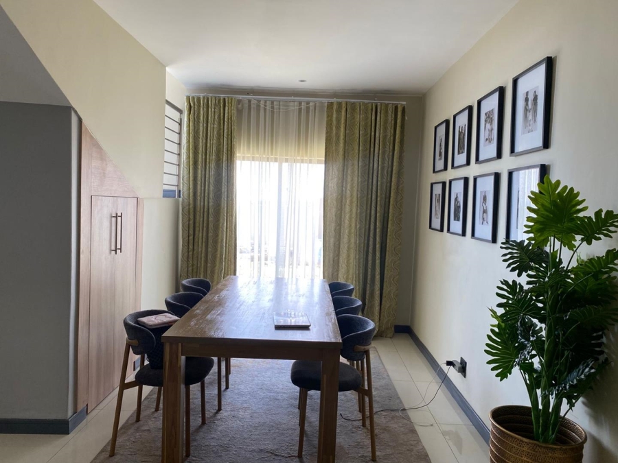 5 Bedroom Property for Sale in Noordwyk Gauteng