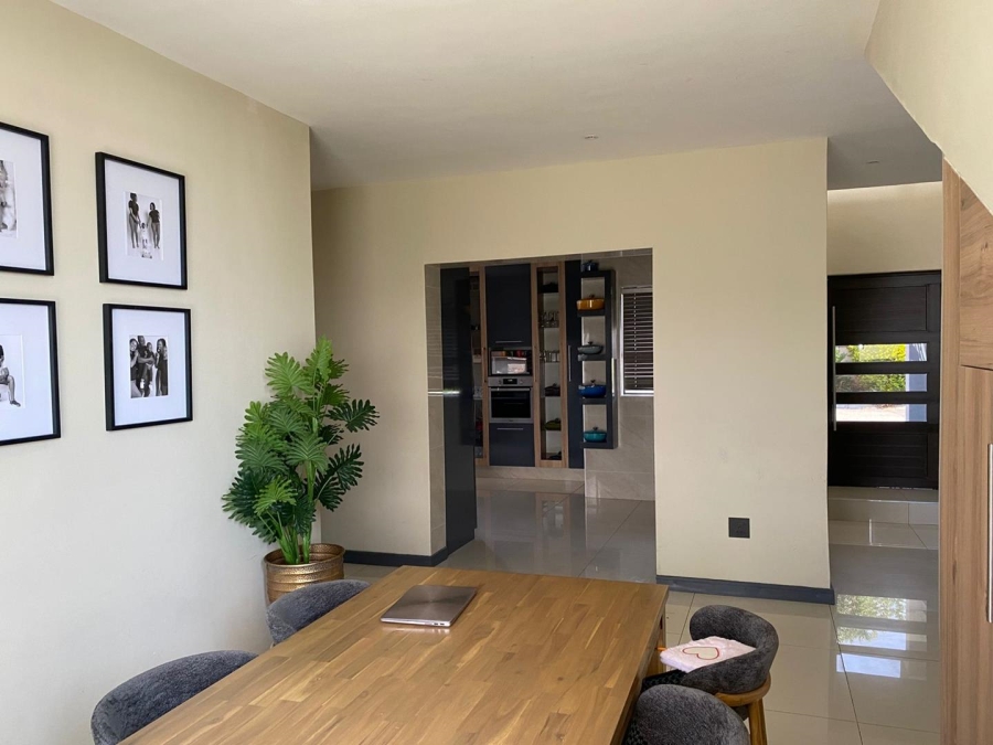 5 Bedroom Property for Sale in Noordwyk Gauteng