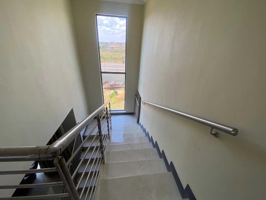 5 Bedroom Property for Sale in Noordwyk Gauteng