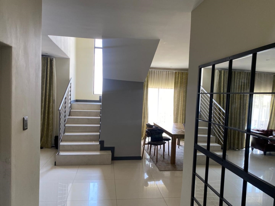 5 Bedroom Property for Sale in Noordwyk Gauteng