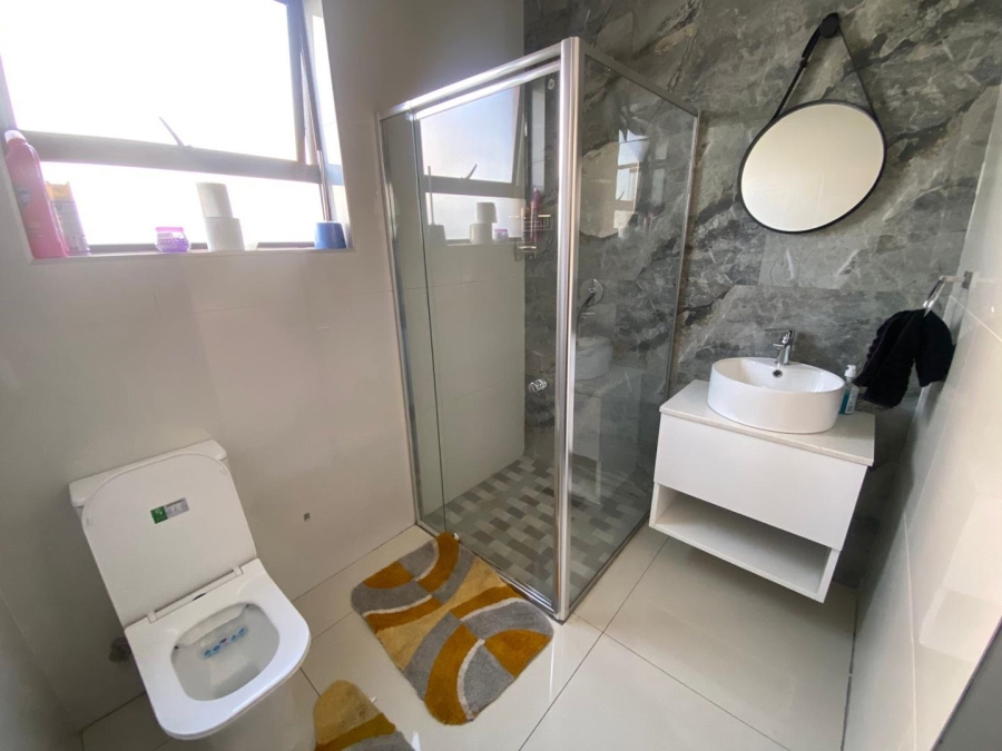 5 Bedroom Property for Sale in Noordwyk Gauteng