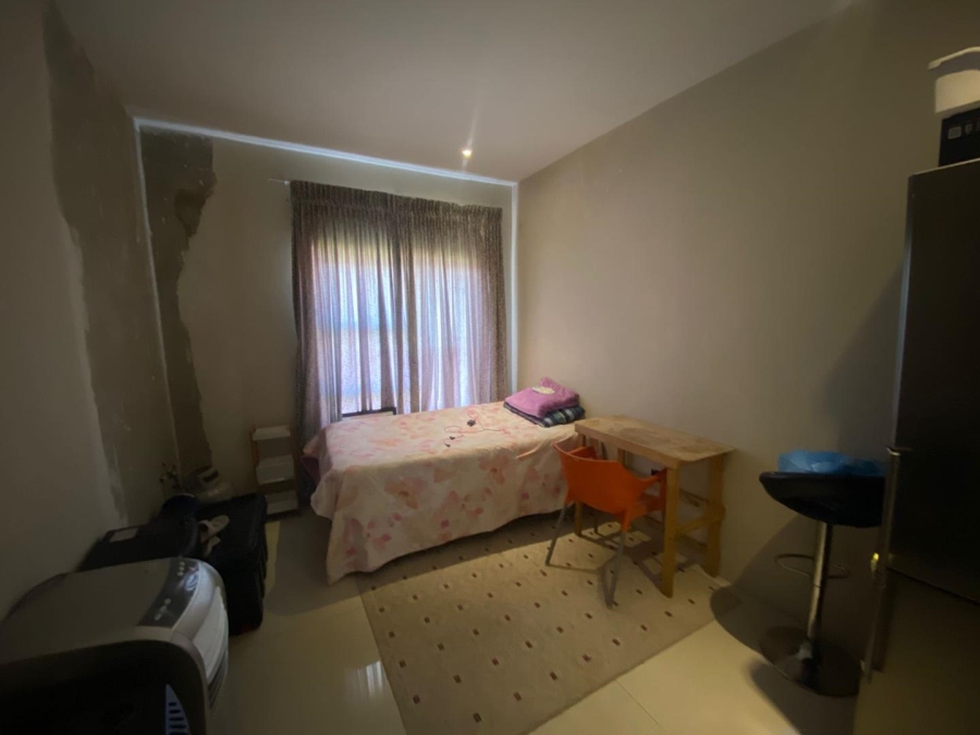 5 Bedroom Property for Sale in Noordwyk Gauteng