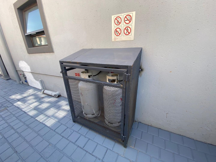 5 Bedroom Property for Sale in Noordwyk Gauteng