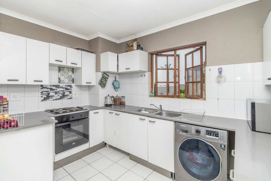 2 Bedroom Property for Sale in Northwold Gauteng