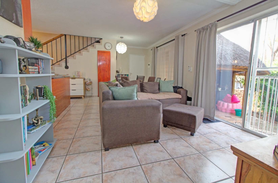 3 Bedroom Property for Sale in Wilgeheuwel Gauteng